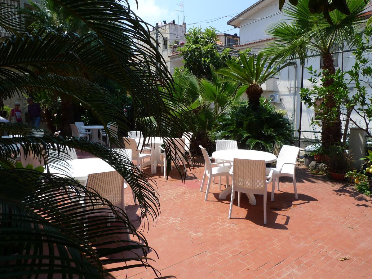 Hotel Alexander Santa Domenica  Zewnętrze zdjęcie