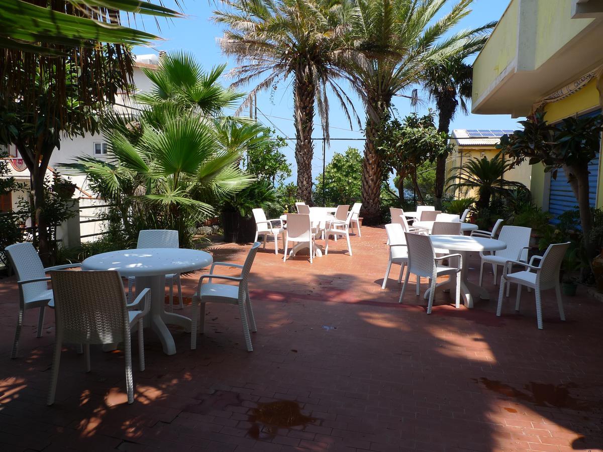 Hotel Alexander Santa Domenica  Zewnętrze zdjęcie