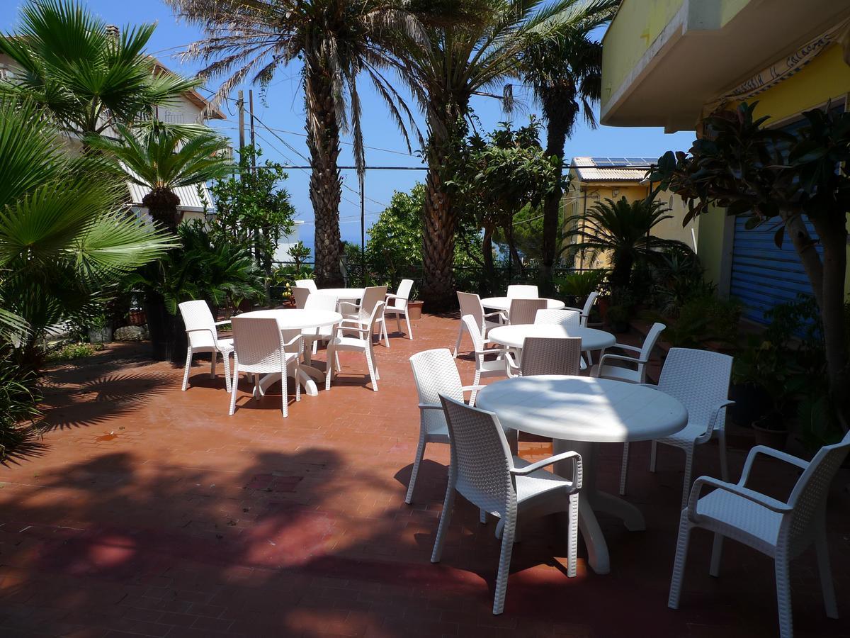 Hotel Alexander Santa Domenica  Zewnętrze zdjęcie